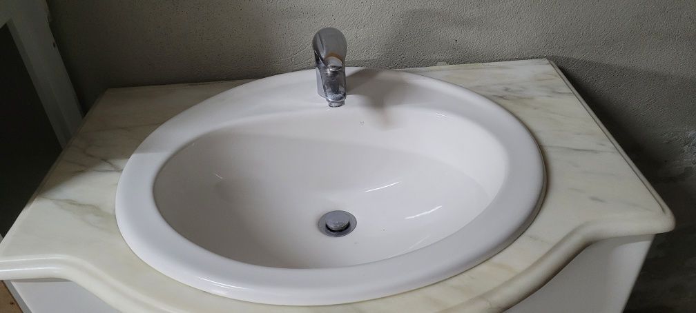 Móvel de casa de banho