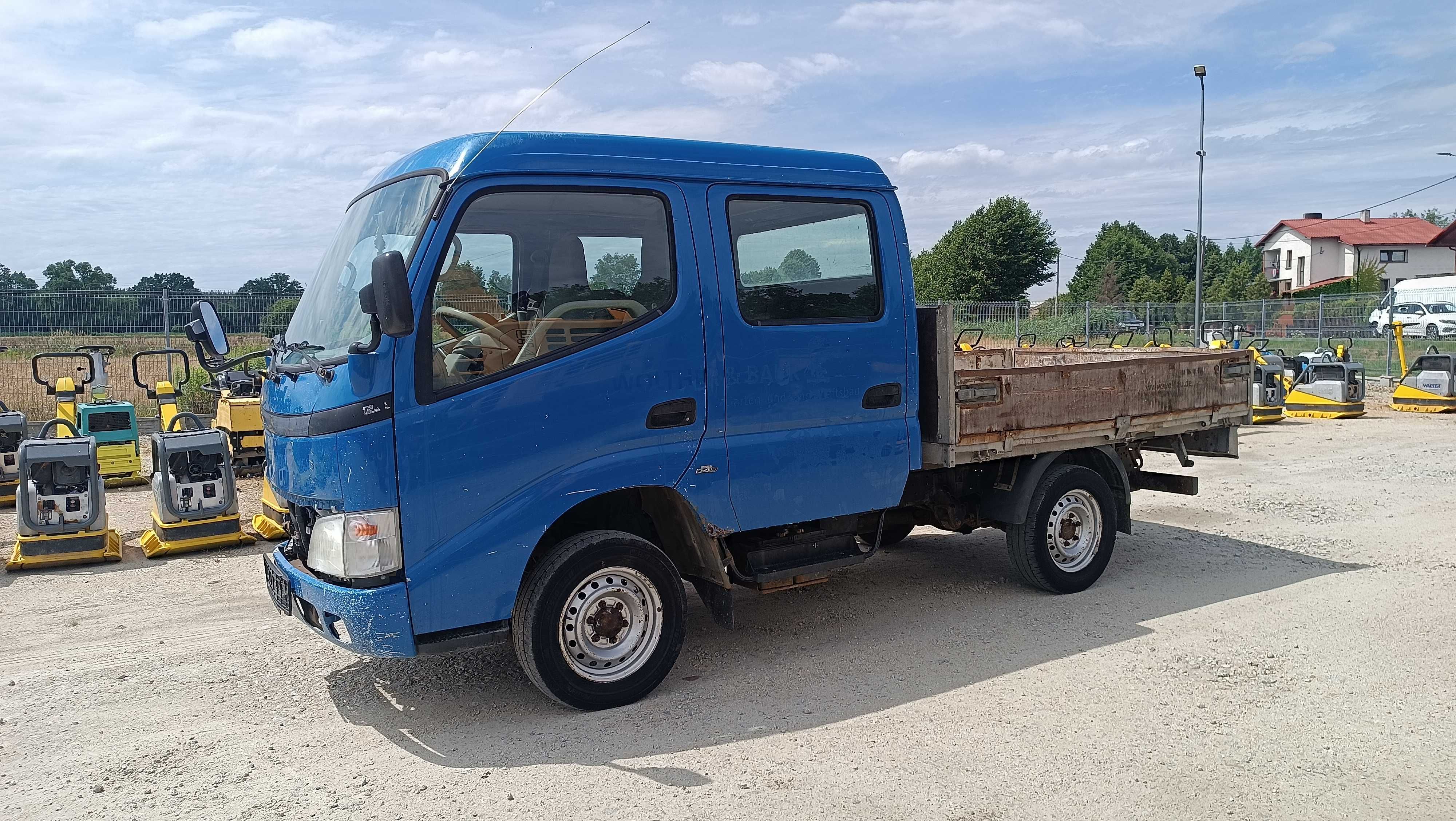 TOYOTA DYNA Brygadówka 6os/Toyota Land Cruiser 3.0 D4D / 1KD-FTV Hilux