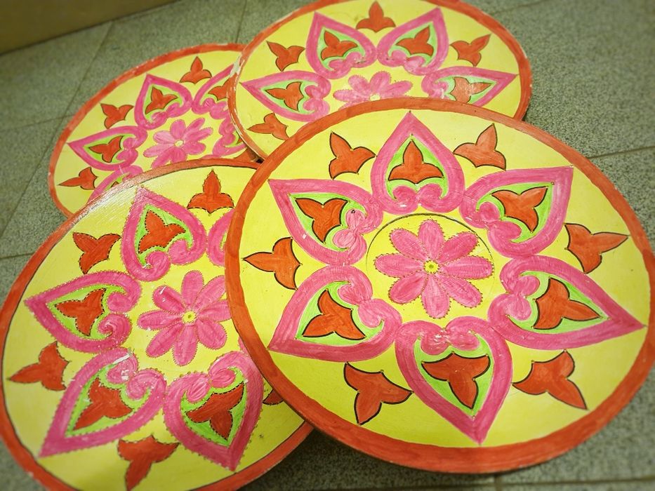 Продам тарелку расписанию. Есть 9шт.