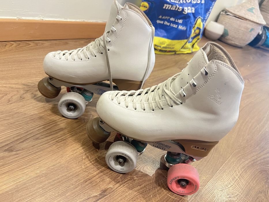 Patins  edea 230 bom estado rodas e regulementos com pouco uso