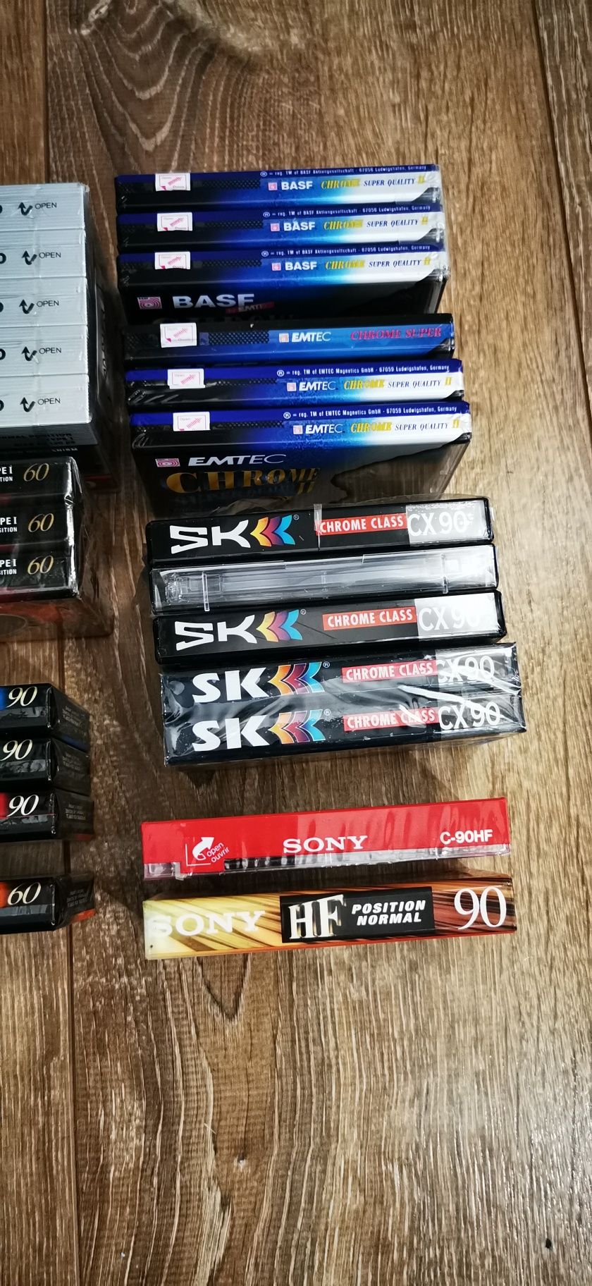 Kasety magnetofonowe nowe z 80-90 lat