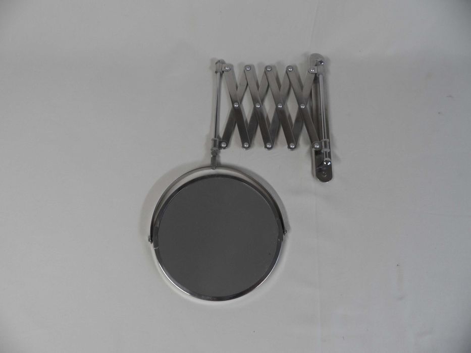 Lustro łazienkowe na nożycowym wysięgniku