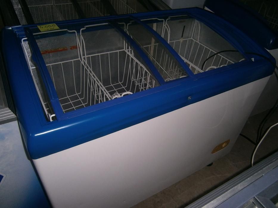 ларь-морозильный-200 300 400. литр. Витрины холодильные