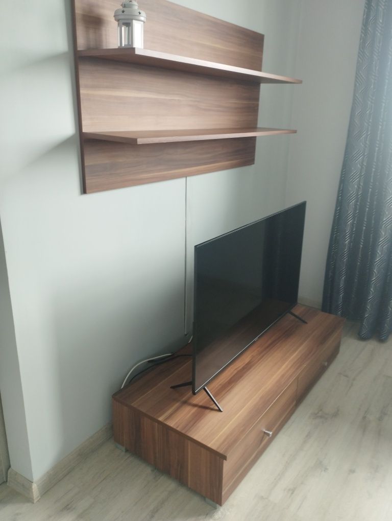 Szafka RTV i połka