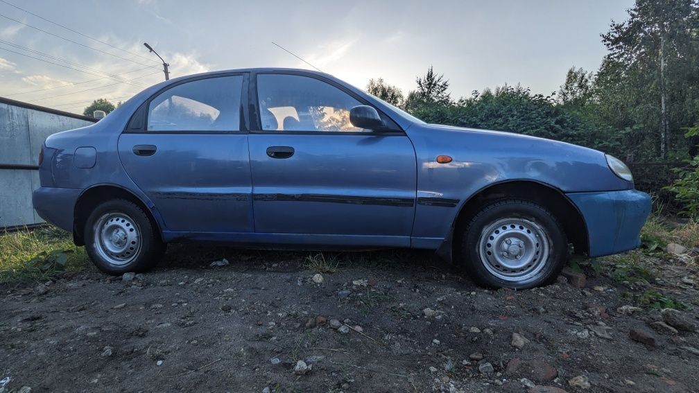 Автомобіль Daewoo Sens