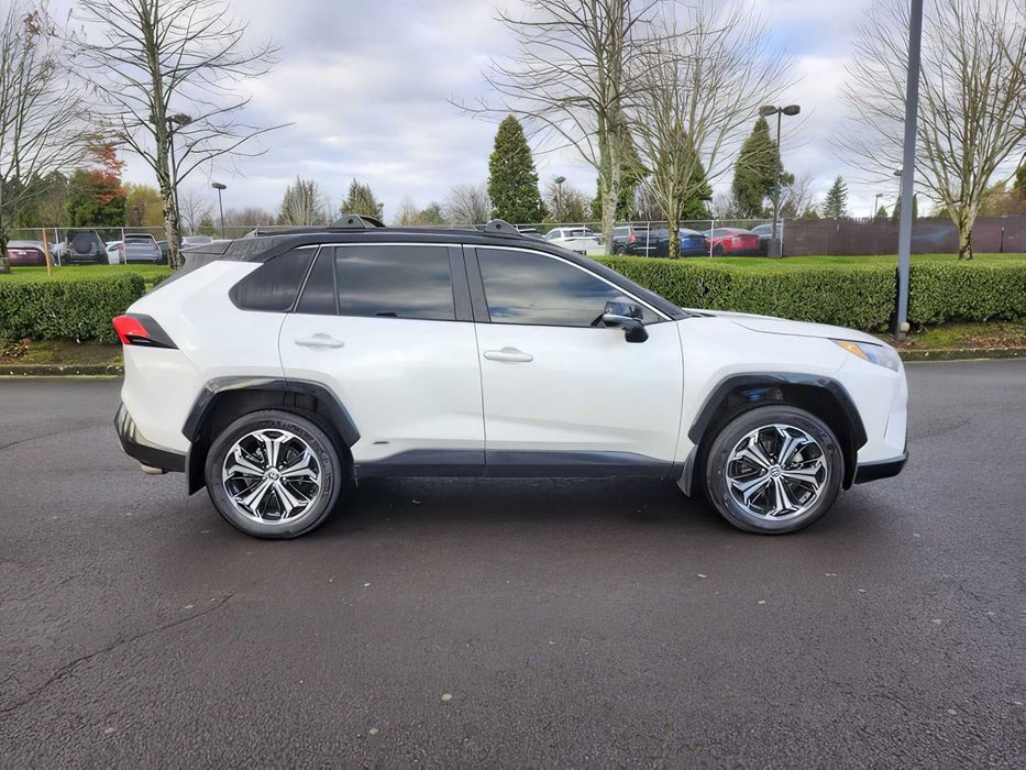 Toyota RAV4      2023