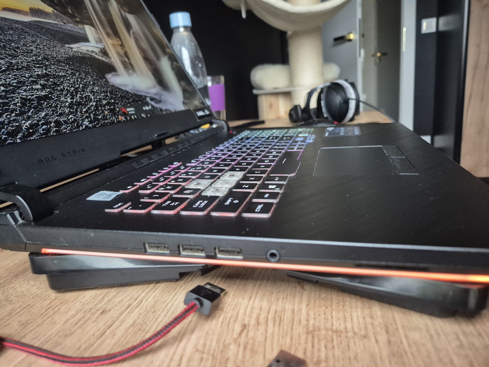 ASUS ROG Strix | i7-10875H | RTX 2060 | 16GB RAM | 1.5TB SSD | 144Hz