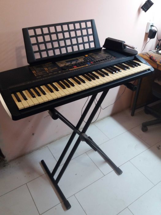 синтезатор YAMAHA PSR -225