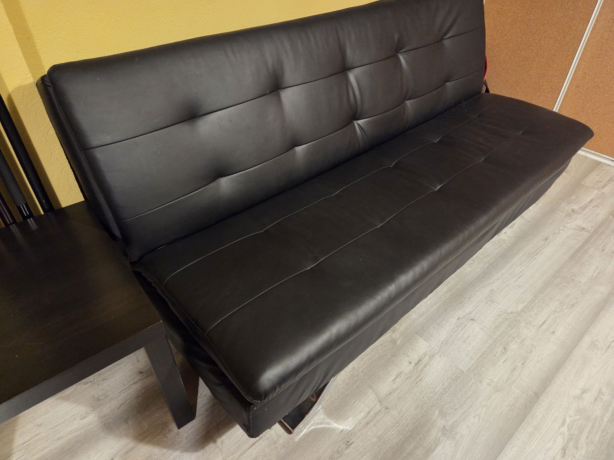 Sofá cama preto pele
