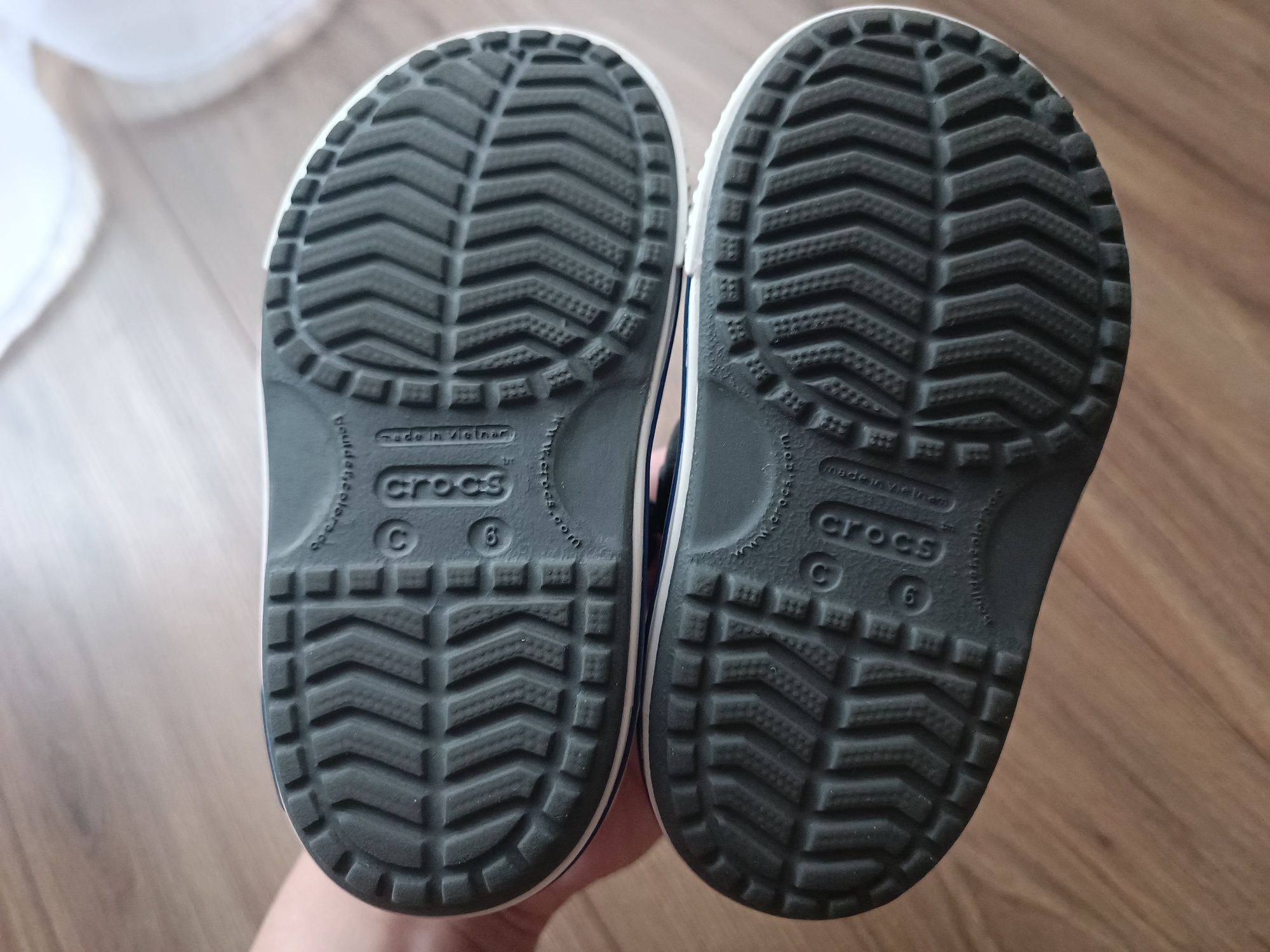 Crocs sandałki dla chłopca rozm 6 (23)