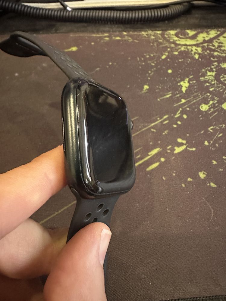 Apple Watch 8 Wi-Fi + Cellular