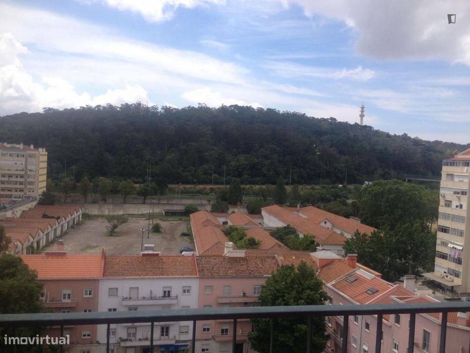 Quarto - localizado em Benfica Lisbon