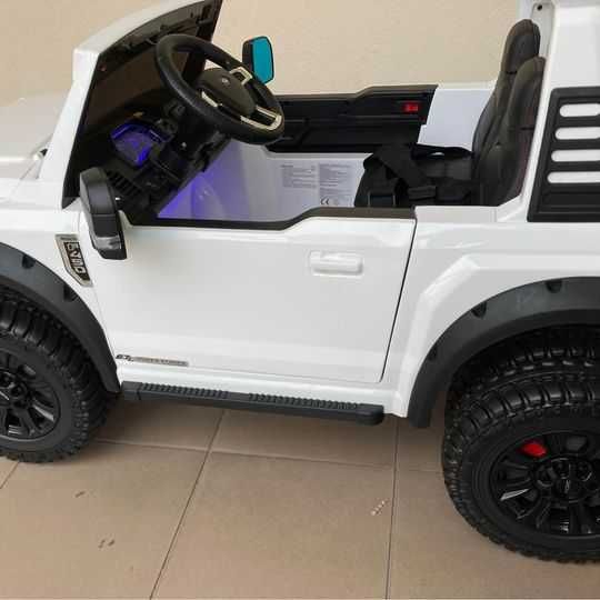 Ford dla dzieci Super Duty 4x4 Nawiew powietrza, Podświetlany