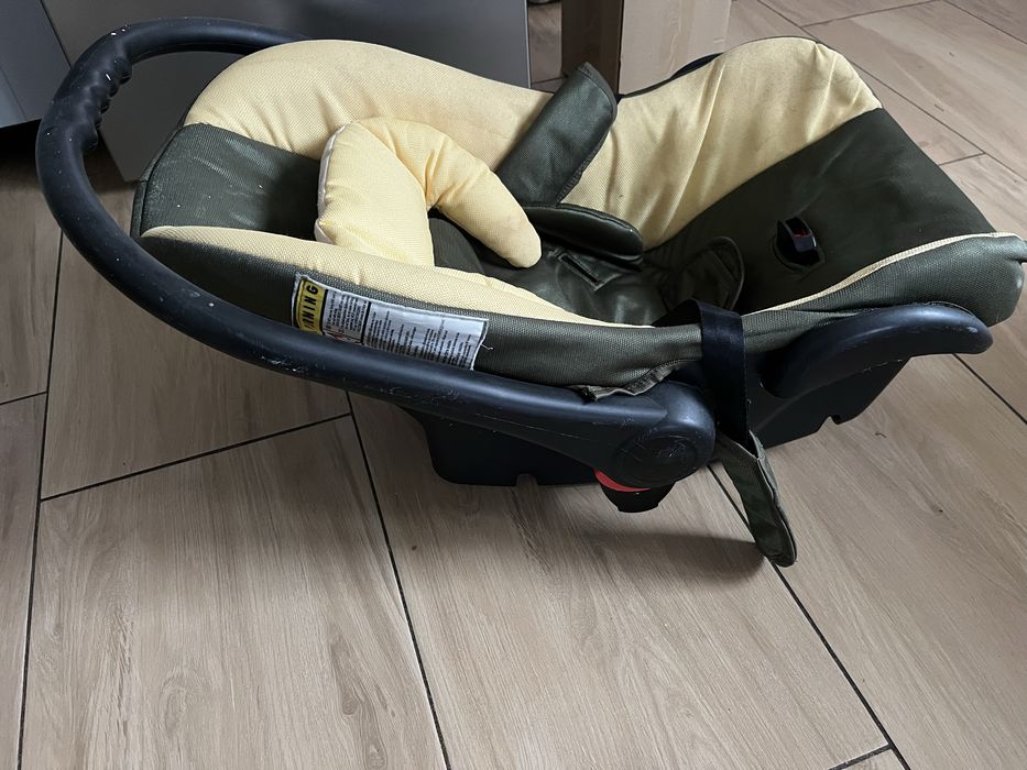 Fotelik samochodowy / nosidełko