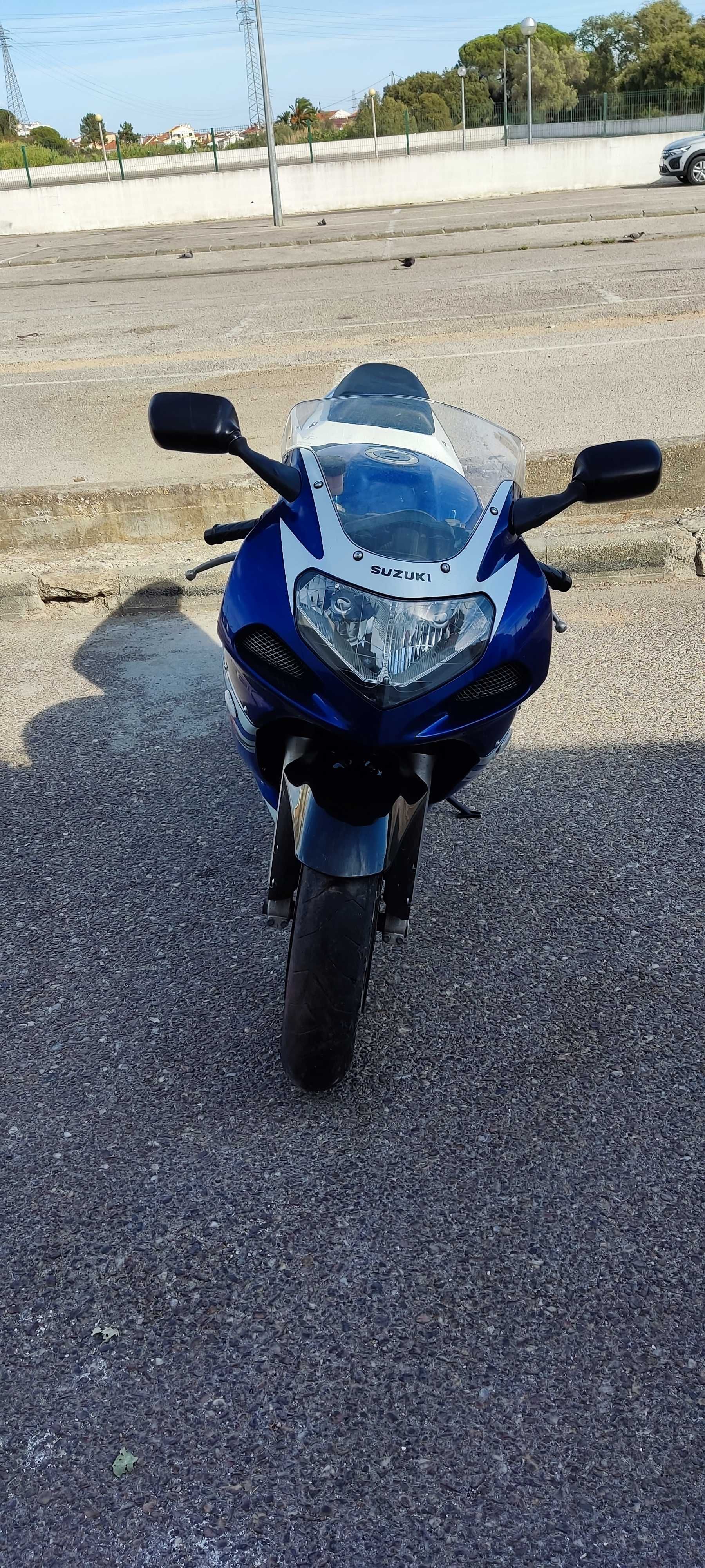 Suzuki - GSX R - 600