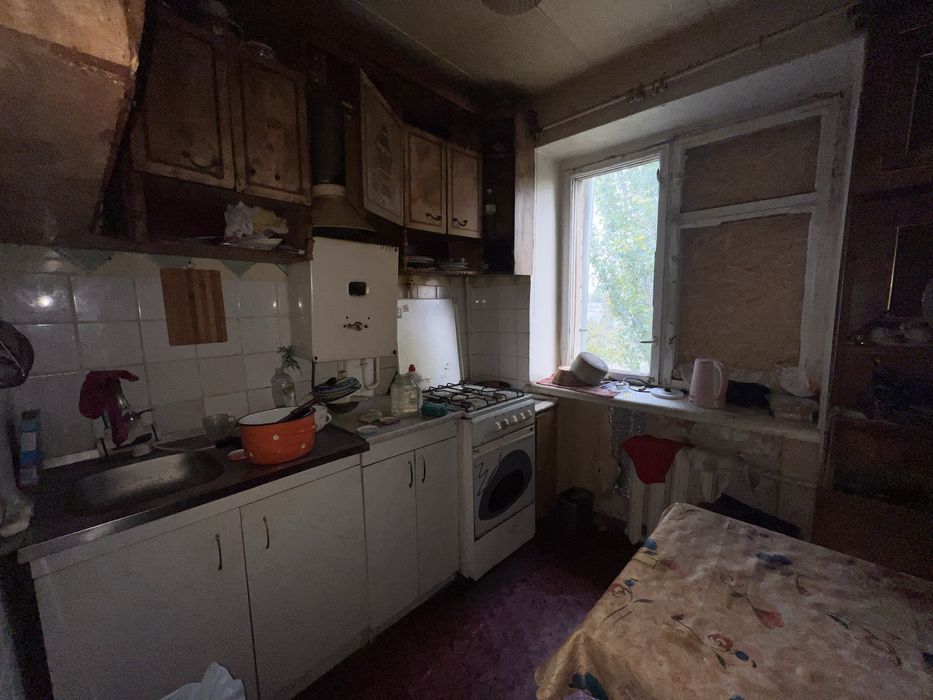 Продам 2х к квартиру під Ремонт Космос