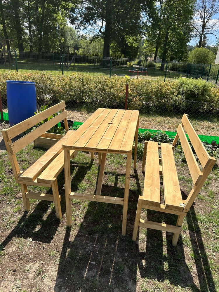 Meble ogrodowe zestawy ogrodowe stoły piknikowe