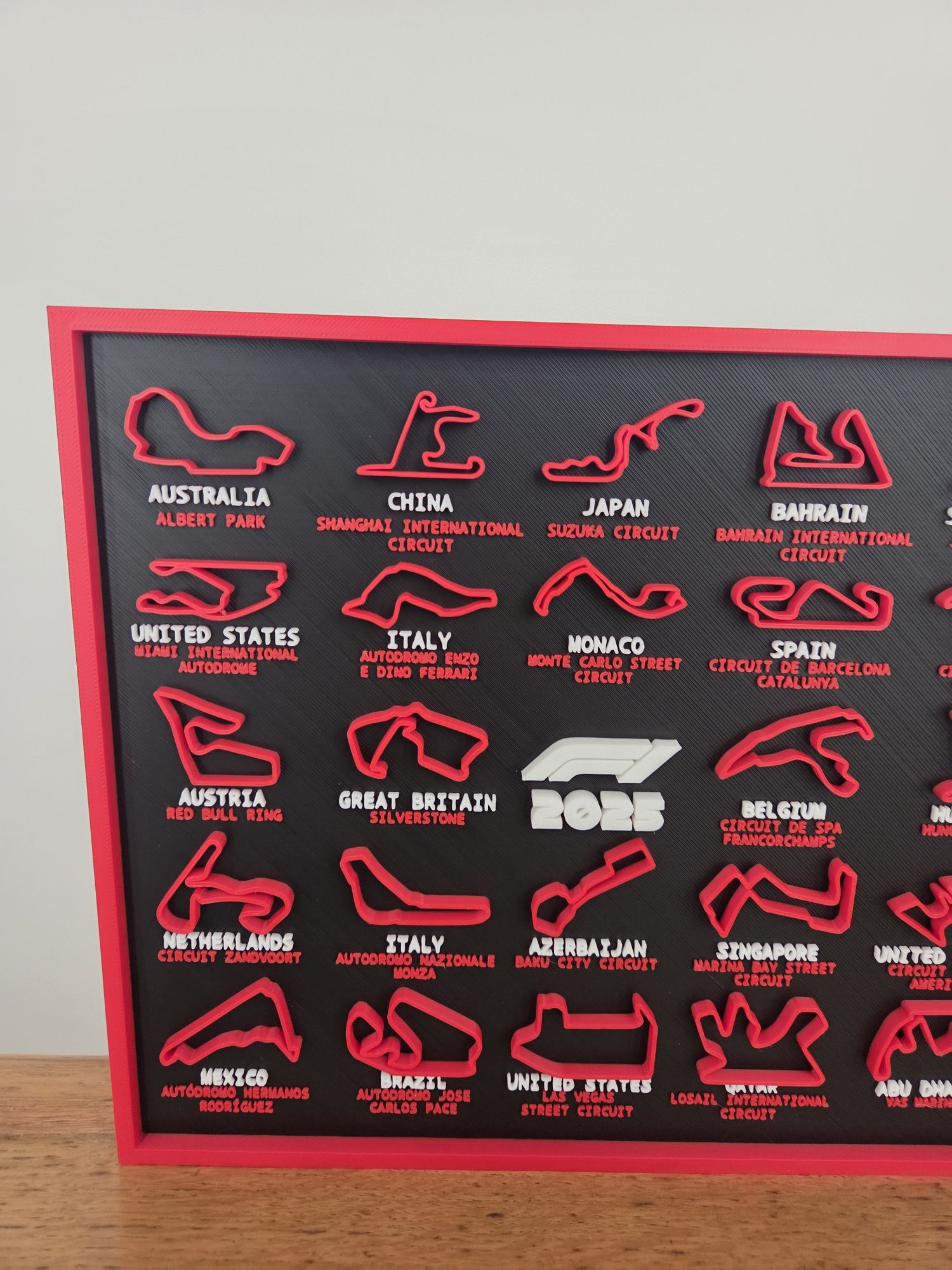 Fórmula 1 calendário de 2025 e porta chaves da p zero f1