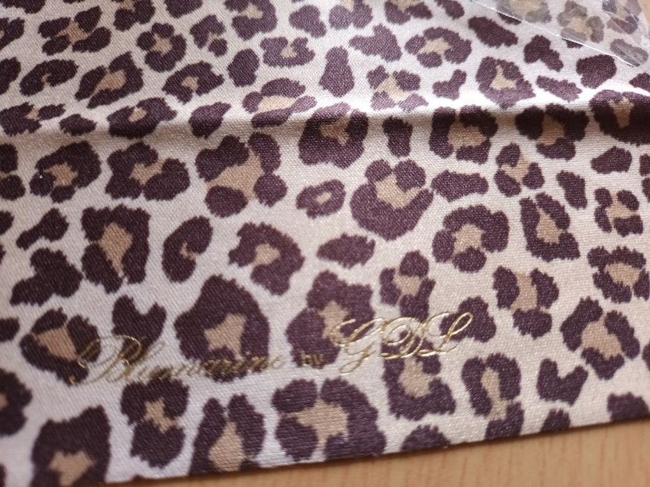 Etui na okulary ( różne może mieć przeznaczenie )