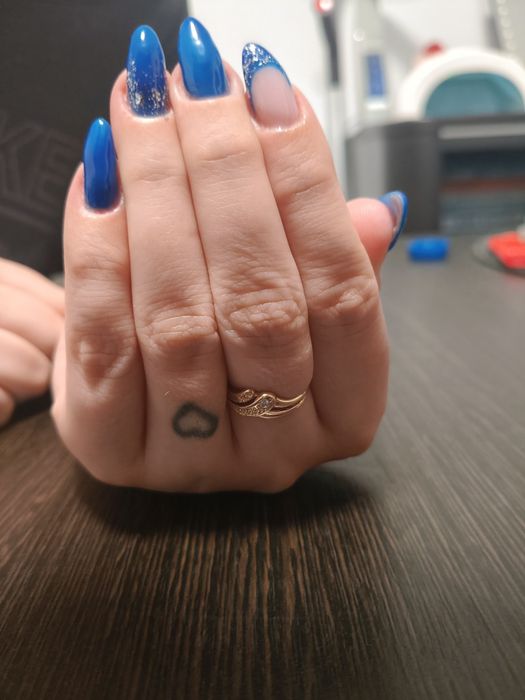 modelelki  na stylizację paznokci.