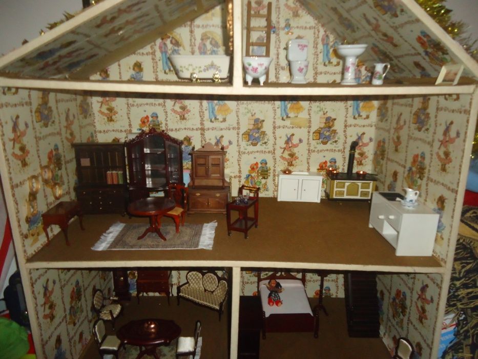 Casa de bonecas Antiga