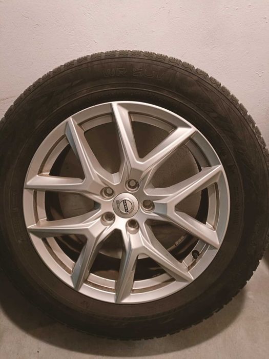 Oryginalne felgi Volvo R18 + opony zimowe Nokian WR SUV 4 235/60R18