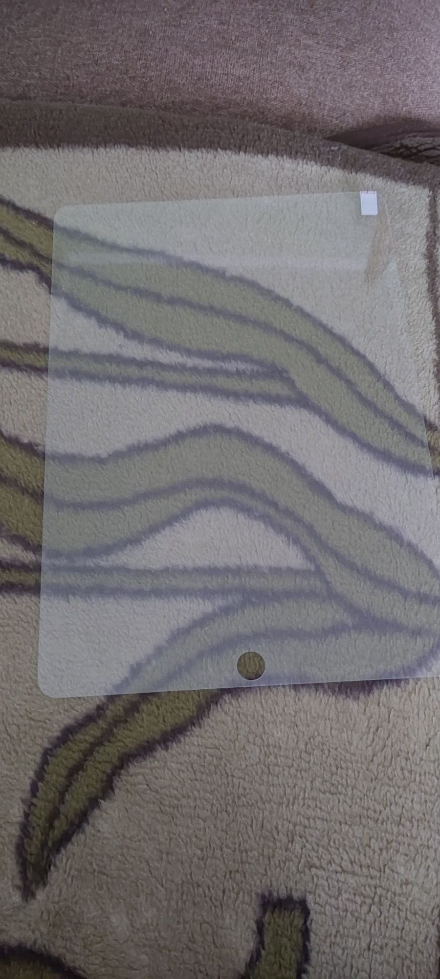 Продам защитные стекла 10,2"