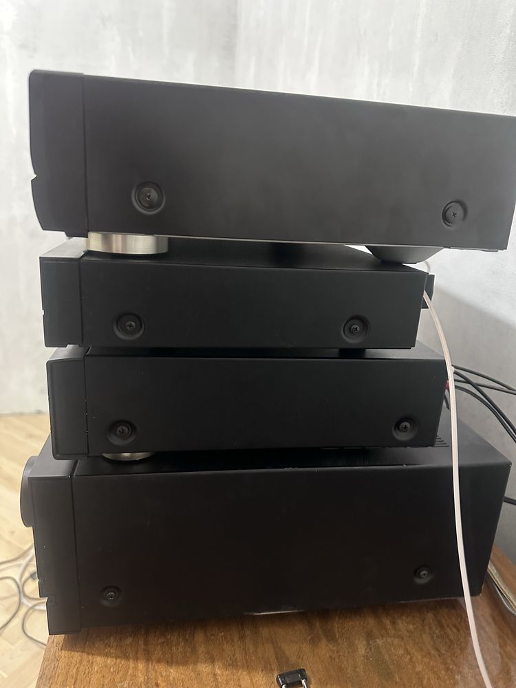 Luxman lv-113, t-111L. Technics sl-pg480A