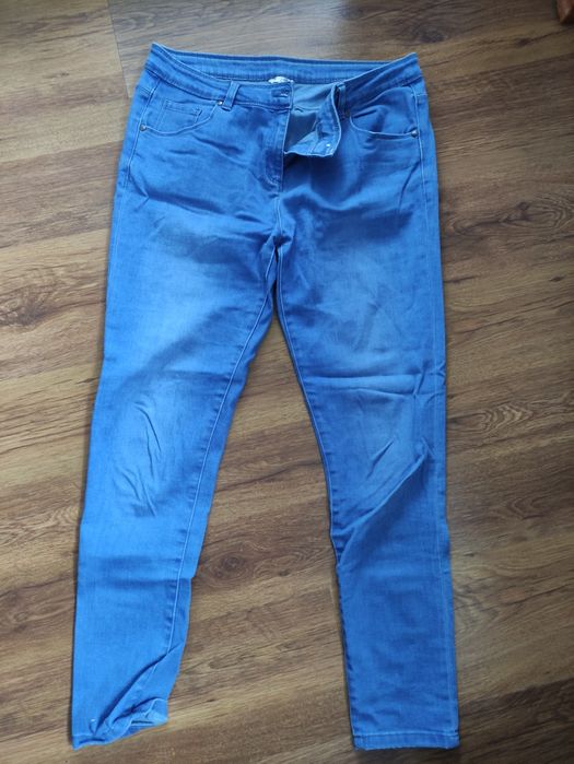 Trzy pary spodni damskich, spodnie materiałowe 40