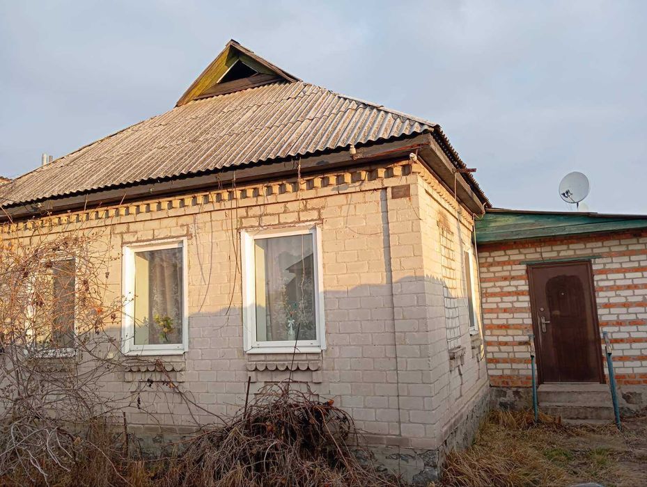 Продам будинок на початку Садків