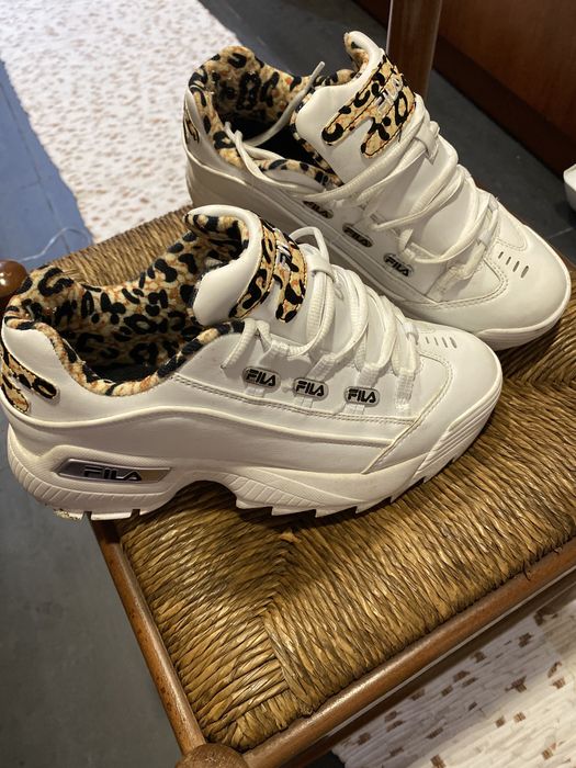 Tênis fila 1 vez uso lindo perfeito estado.