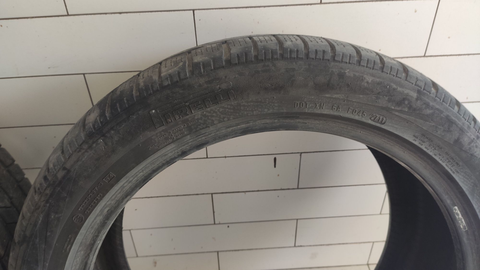 Продам шину зимову 1 шт зима .PIRELLI Scorpion Ice & Snow 255#45#R 20