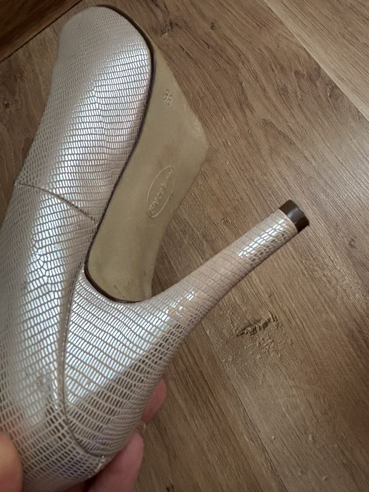 Deichamann zlote szpilki na obcasie buty na wesele rozmiar 38