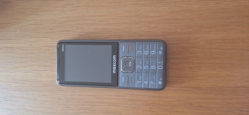 Maxcom MM 244  .
