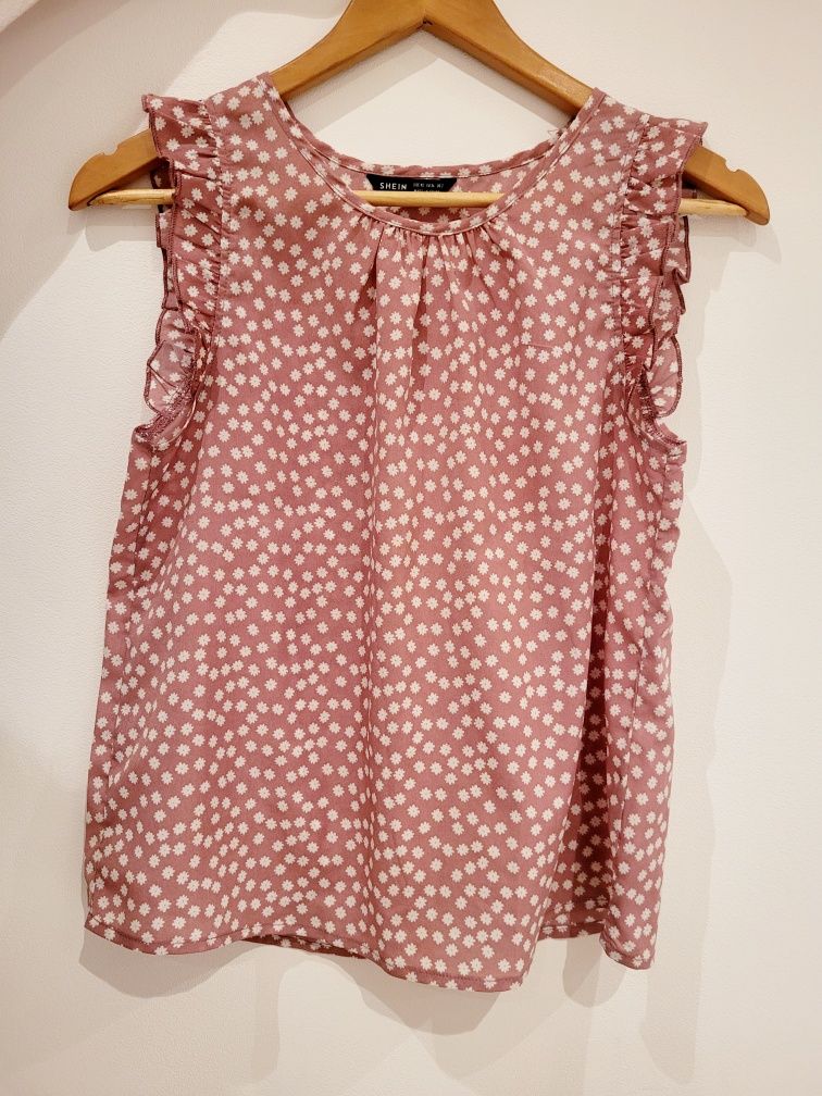 Blusa Rosa com Flores Brancas