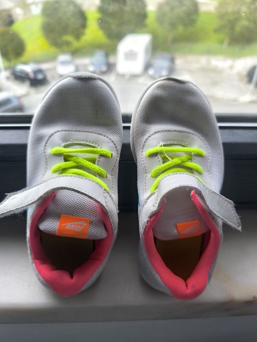 Tênis Nike tamanho 27