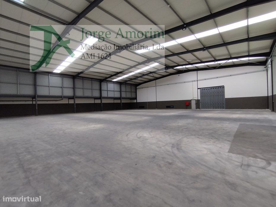 Armazém industrial 800 m2 - todo remodelado.