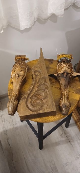 Stare nogi, elementy sofy komody szafy