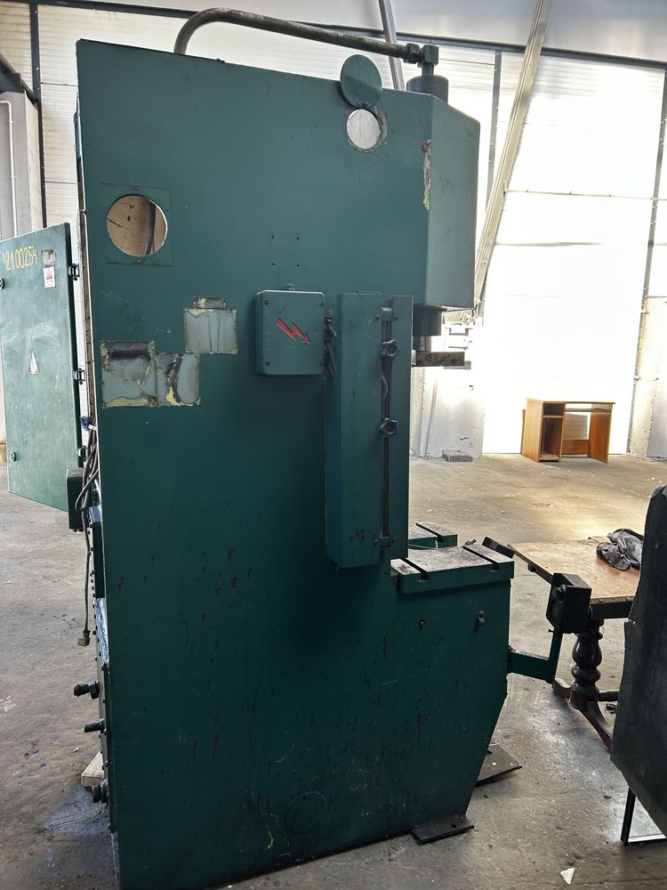 Prasa hydrauliczna P6330- 100 T + druga gratis