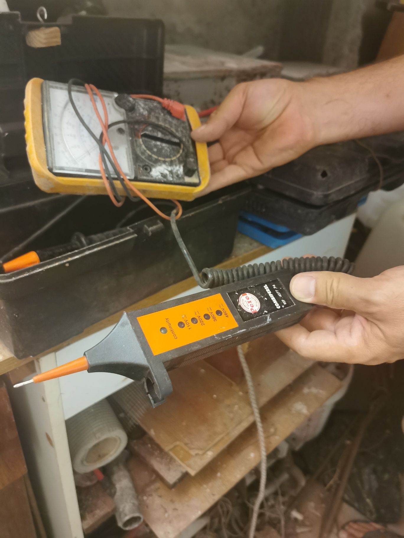 Várias ferramentas de canalização e electricidade