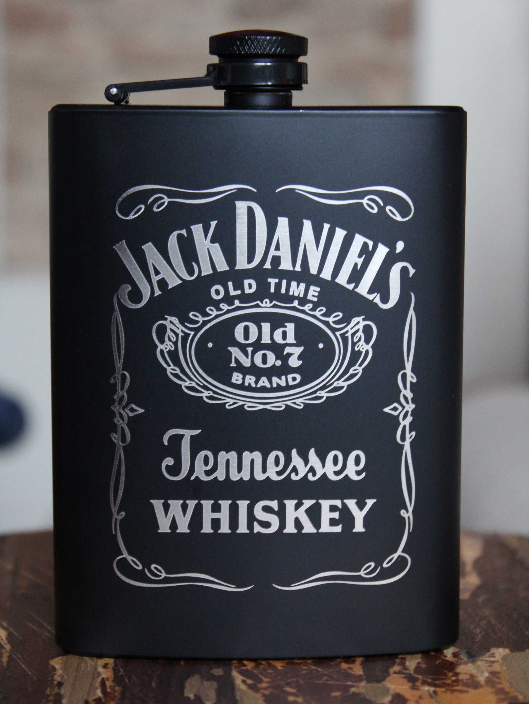 Piersiówka Jack Daniel's 8oz. Nieużywana.