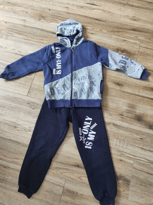 Dres sportowy dla chłopaka rozmiar 122