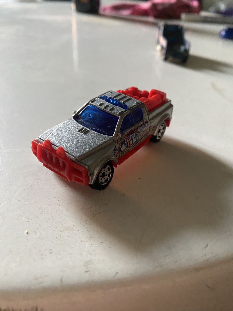 Resorak mattel matchbox emergency rescue 4x4