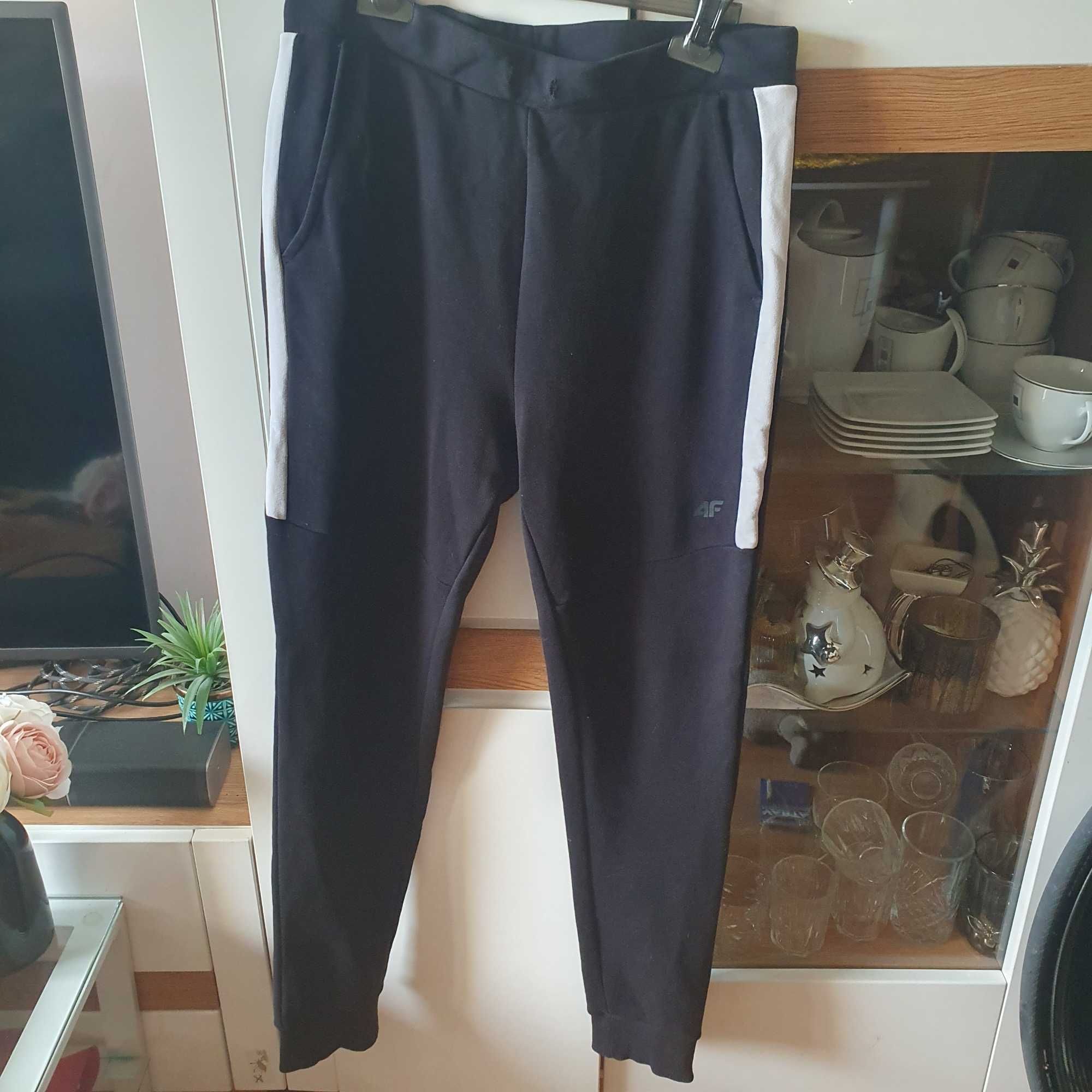 Spodnie dresowe 4f 164 cm