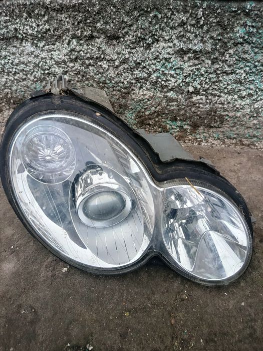 Фара Мерседес w  203