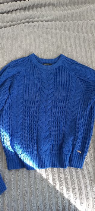 Piękny sweter z wełny