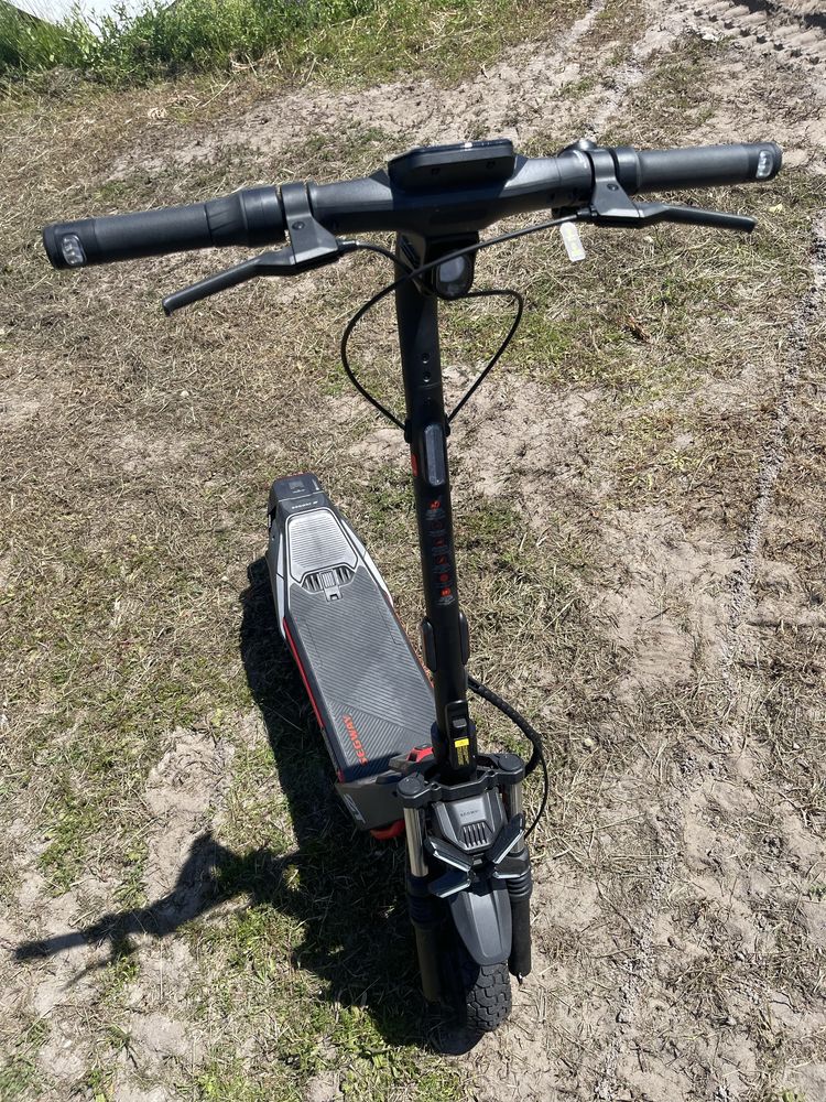 Trotinete Elétrica Segway ZT3 Pro
