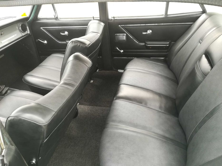 Zabytkowy Opel Rekord do ślubu.