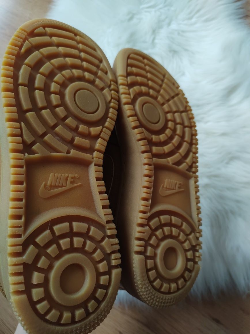 Nike rozmiar 40 Court Borough MID WINTER