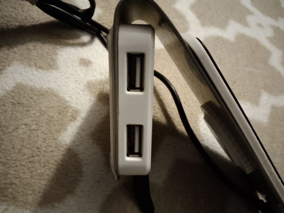 Ładowarka indukcyjna na 4 wejscia